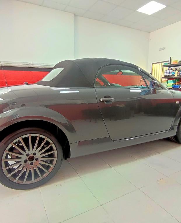 AUDI TT cabrio